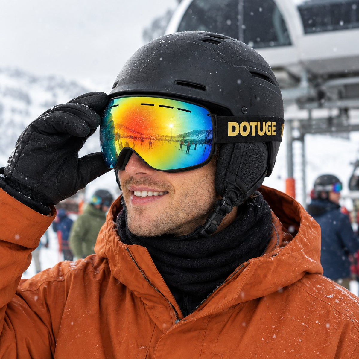 Dune ski goggles – on the mountain – lift queue | Snowgest